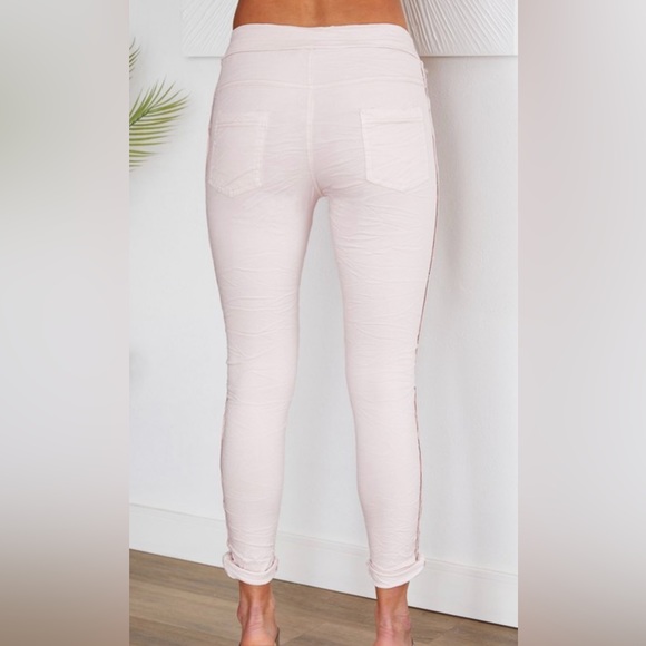 NWT Venti6 super stretchy, comfortable pink joggers w/rhinestone ribbon on sides - Picture 3 of 3